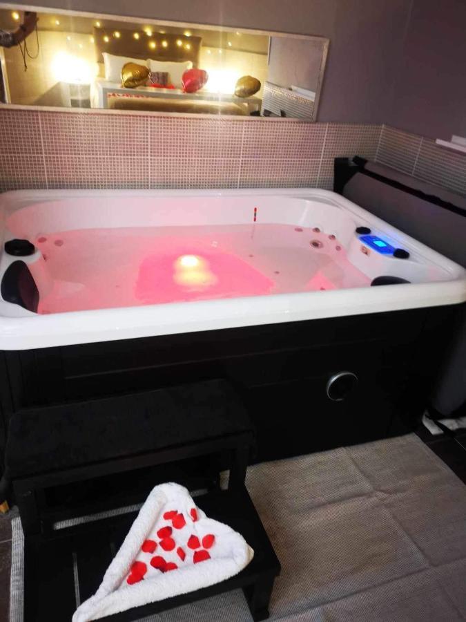 Suite Jacuzzi Au Calme Domont Ngoại thất bức ảnh